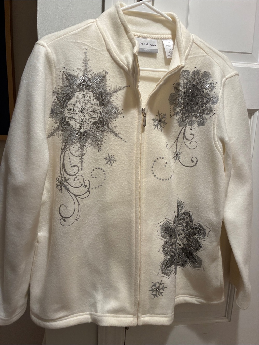 Alfred Dunner Cream Zip-Front Teddy Jacket with Gray Snowflake Designs